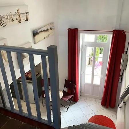 La Part Des Anges Bed & Breakfast 4*